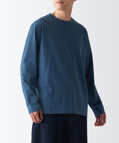 無印良品(ムジルシリョウヒン)の「天竺編みクルーネック長袖Tシャツ(Tシャツ/カットソー・メンズ・ブラック/ホワイト/イエロー系2/ブラック系/ブラック系2/カーキ系5/ブラウン系3/グレー系その他/グレー/ブルー系2/チャコールグレー/レッド・L/M/XL/S/XXL/XS)」の10枚目の写真