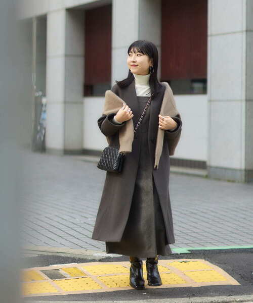 URBAN RESEARCH ROSSO WOMEN（アーバンリサーチ　ロッソ）の「スーパー140ビーバーVネックロングコート（その他アウター・レディース・イエロー系その他/チャコールグレー/グレー系その他・36/38）」の12枚目の写真