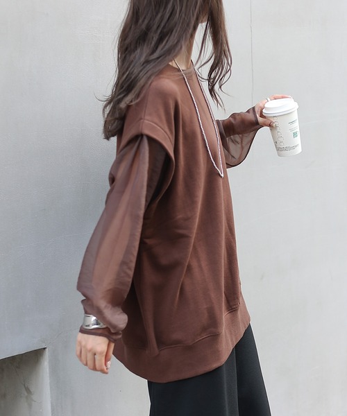 COLONY 2139（コロニートゥーワンスリーナイン）の「袖シアードッキング裏毛プルオーバー（Tシャツ/カットソー・レディース・グレー/ブラウン/オフホワイト/ブラック・FREE）」の7枚目の写真