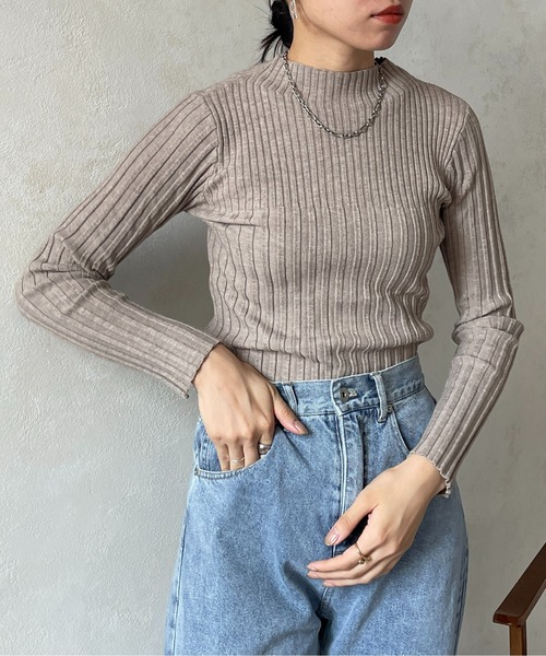 Thevon（ゼボン）の「袖スリット裏リブハイネックニット（ニット/セーター・レディース・ピンク/ブラック/グリーン/アイボリー/ベージュ・FREE）」の4枚目の写真