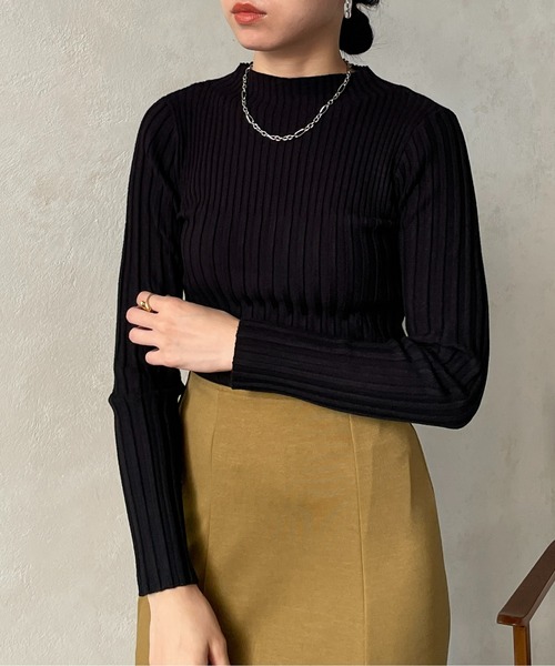 Thevon（ゼボン）の「袖スリット裏リブハイネックニット（ニット/セーター・レディース・ピンク/ブラック/グリーン/アイボリー/ベージュ・FREE）」の3枚目の写真