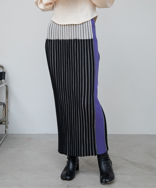 VACANCY（ヴァカンシー）の「プレーティング配色リブニットスカート（スカート・レディース・ブラック/ブラウン・FREE）」の13枚目の写真