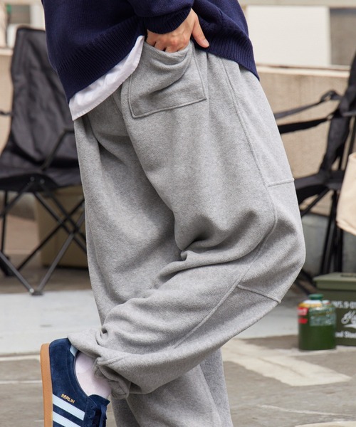 BARK MANHATTAN（バークマンハッタン）の「オーバーサイズイージーリブフリースパンツ（スウェットパンツ・メンズ・チャコール/ブラック/アイボリー/ネイビー/モカ/カーキ/グレー・XL/L/S/M）」の3枚目の写真
