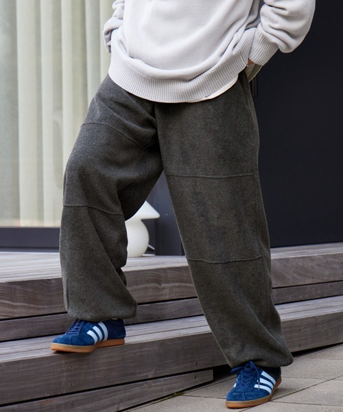 BARK MANHATTAN（バークマンハッタン）の「オーバーサイズイージーリブフリースパンツ（スウェットパンツ・メンズ・チャコール/ブラック/アイボリー/ネイビー/モカ/カーキ/グレー・XL/L/S/M）」の4枚目の写真