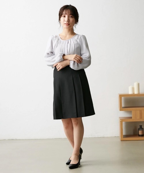 Petitjo（プッチージョ）の「小さいサイズ　こっそりあったかシフォン長袖ブラウス（裏起毛カットソー裏地付き）　低身長さん・小柄女性（シャツ/ブラウス・レディース・パープル/ベージュ/オフホワイト/ネイビー/グレー・PM/PS(XS－S)/PL/PS）」の9枚目の写真