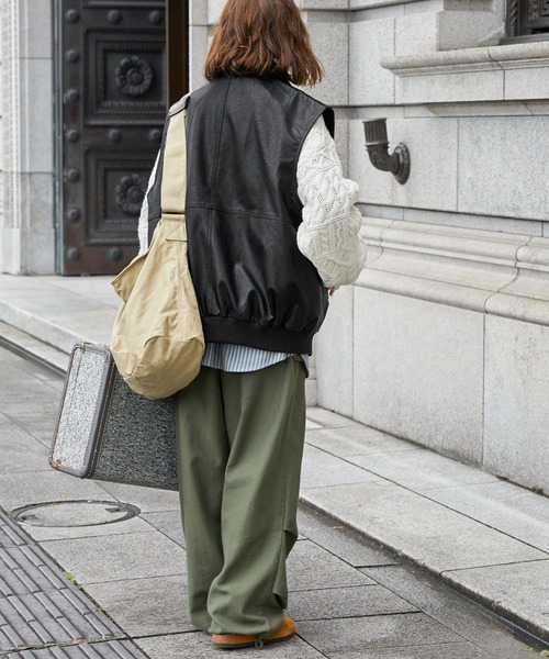 MONO-MART LADY'S（モノマートレディース）の「比翼デザインヴィンテージライクフェイクレザーベスト（ベスト・レディース・ブラウン/ブラック・FREE）」の8枚目の写真