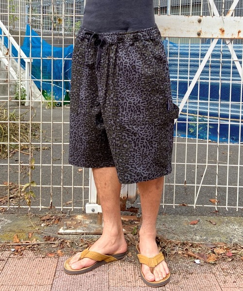 DC(ディーシー)の「DC/ディーシー ペインターパンツ ショートパンツ スーパーワイド ワンポイント DWS241009(その他パンツ・メンズ・レオパード/スミクロ・M/L/XL)」の13枚目の写真