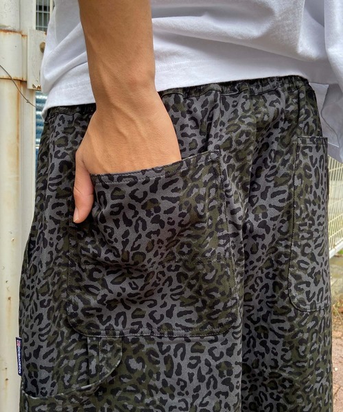 DC(ディーシー)の「DC/ディーシー ペインターパンツ ショートパンツ スーパーワイド ワンポイント DWS241009(その他パンツ・メンズ・レオパード/スミクロ・M/L/XL)」の21枚目の写真