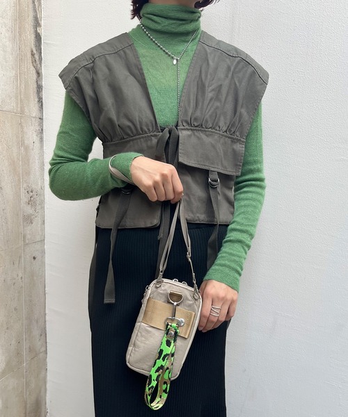 ELLEgirl(エルガール)の「7ポケットマルチスマホショルダーバッグ【ELLEgirl/エル ガール】(ショルダーバッグ・レディース・ベージュ/ブラック/ダークブラウン・FREE)」の18枚目の写真