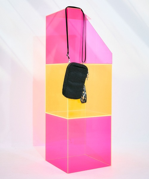 ELLEgirl(エルガール)の「7ポケットマルチスマホショルダーバッグ【ELLEgirl/エル ガール】(ショルダーバッグ・レディース・ベージュ/ブラック/ダークブラウン・FREE)」の22枚目の写真