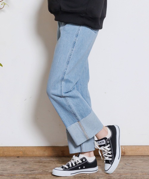 mili an deni(ミリアンデニ)の「ロールアップデニムパンツ(デニムパンツ・レディース・ブラック/インディゴブルー/ブルー/サックスブルー・M)」の5枚目の写真
