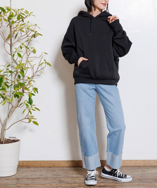 mili an deni(ミリアンデニ)の「ロールアップデニムパンツ(デニムパンツ・レディース・ブラック/インディゴブルー/ブルー/サックスブルー・M)」の14枚目の写真