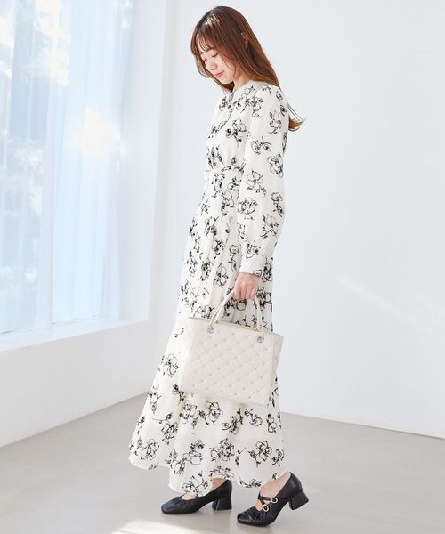 MAJESTIC LEGON（マジェスティックレゴン）の「フロッキーフラワーシャツワンピ（シャツワンピース・レディース・ホワイト系その他2/ブラック系その他/グリーン系その他・MEDIUM/SMALL/X-SMALL）」の8枚目の写真