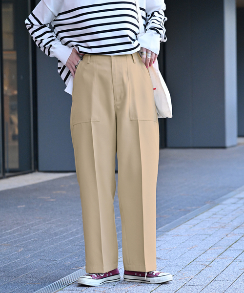 B.C STOCK（ベーセーストック）の「ストレートベイカーパンツ（スラックス・レディース・ベージュ系その他/アイボリー/ネイビー・MEDIUM/SMALL）」の2枚目の写真