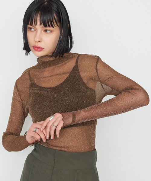 casane(カサネ)の「シアーメローラメトップス(その他トップス・レディース・グレー/ホワイト/ブラック/ブラウン・FREE)」の4枚目の写真