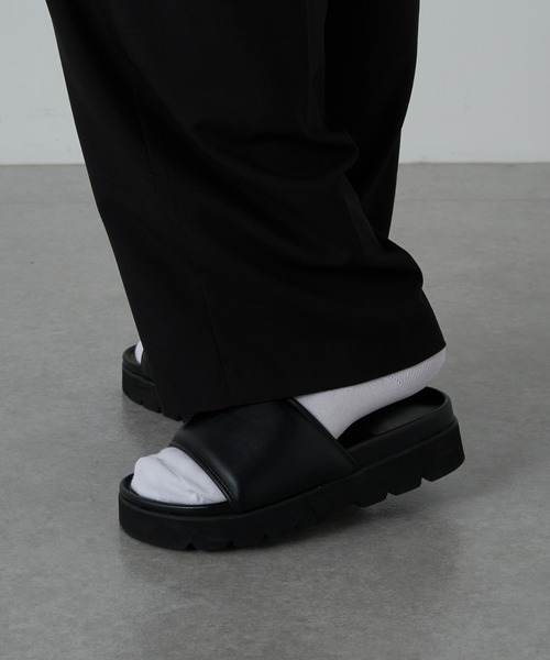 COLONY 2139(コロニートゥーワンスリーナイン)の「パテッドサンダル(サンダル・メンズ・ブラック・LARGE/MEDIUM)」の3枚目の写真