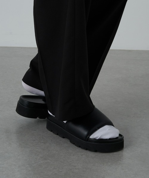 COLONY 2139(コロニートゥーワンスリーナイン)の「パテッドサンダル(サンダル・メンズ・ブラック・LARGE/MEDIUM)」の5枚目の写真
