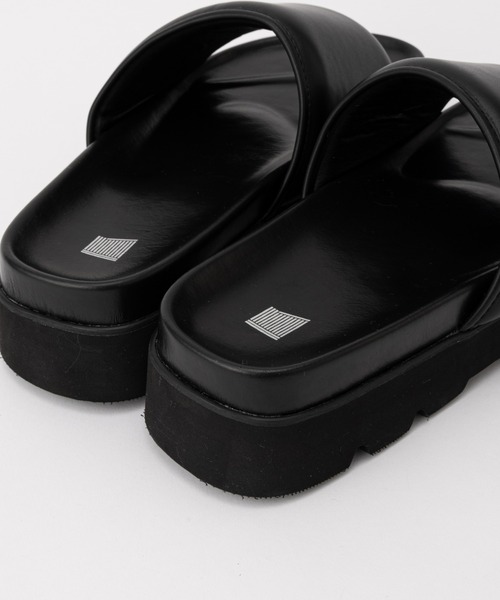 COLONY 2139(コロニートゥーワンスリーナイン)の「パテッドサンダル(サンダル・メンズ・ブラック・LARGE/MEDIUM)」の12枚目の写真