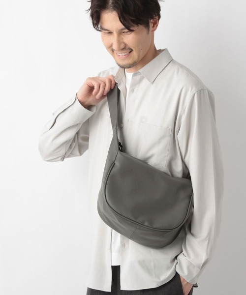 GLOBAL WORK（グローバルワーク）の「撥水ソフトショルダー/105201（ショルダーバッグ・メンズ・グレー/ブラック/ベージュ・FREE）」の18枚目の写真
