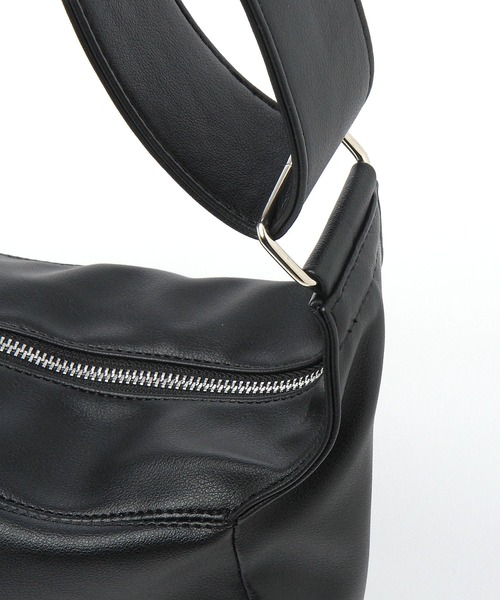 GLOBAL WORK（グローバルワーク）の「撥水ソフトショルダー/105201（ショルダーバッグ・メンズ・グレー/ブラック/ベージュ・FREE）」の4枚目の写真