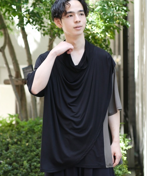 チチカカ（チチカカ）の「ドレープＴシャツ（Tシャツ/カットソー・レディース・ベージュ/ダークグリーン/ブラック・FREE）」の2枚目の写真
