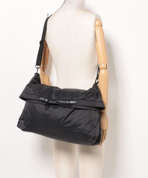 TIMELESS COMFORT(タイムレスコンフォート)の「WEEKEND(ER)(ウィークエンダー) LIGHTWEIGHT PACKABLE SHOULDERBAG(ショルダーバッグ・レディース・オレンジ/オリーブ/グレー/ブラック・ONE SIZE)」の11枚目の写真
