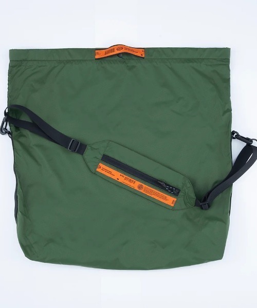 TIMELESS COMFORT(タイムレスコンフォート)の「WEEKEND(ER)(ウィークエンダー) LIGHTWEIGHT PACKABLE SHOULDERBAG(ショルダーバッグ・レディース・オレンジ/オリーブ/グレー/ブラック・ONE SIZE)」の1枚目の写真