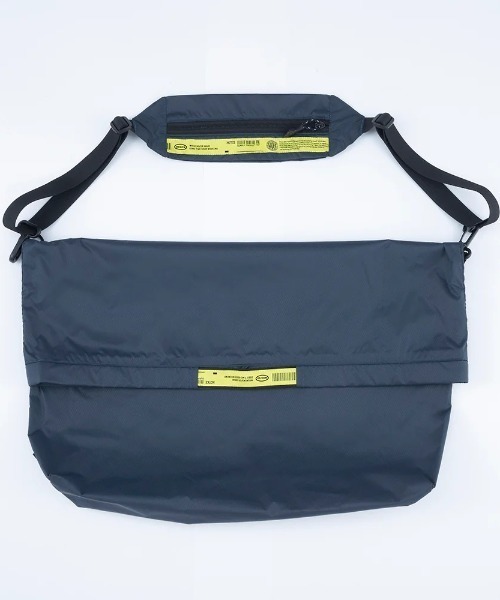 TIMELESS COMFORT(タイムレスコンフォート)の「WEEKEND(ER)(ウィークエンダー) LIGHTWEIGHT PACKABLE SHOULDERBAG(ショルダーバッグ・レディース・オレンジ/オリーブ/グレー/ブラック・ONE SIZE)」の13枚目の写真