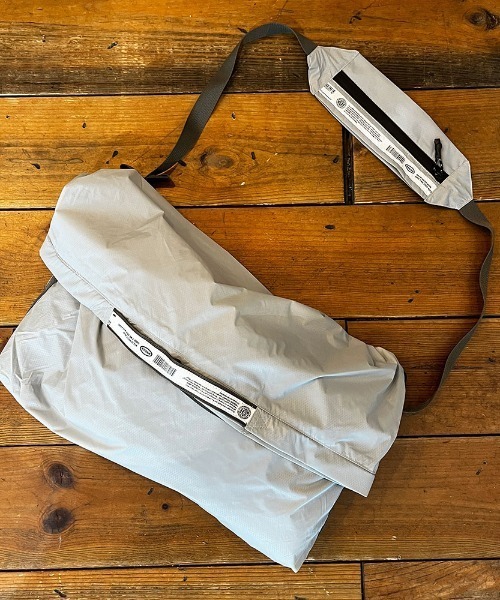 TIMELESS COMFORT（タイムレスコンフォート）の「WEEKEND(ER)（ウィークエンダー）LW PACKABLE SHOULDER BAG（ショルダーバッグ・レディース・グレー/オリーブ/ブラック/オレンジ/ライトグレー・ONE SIZE）」の11枚目の写真