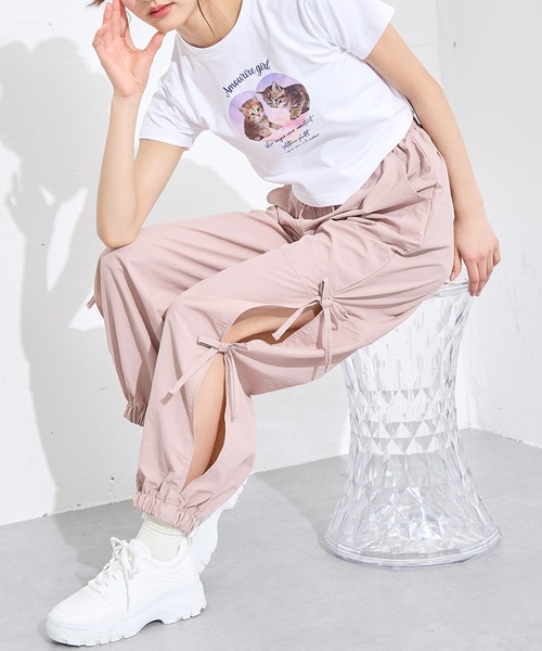 BISKEE（ビスキー）の「サイドリボン カーゴパンツ(140㎝～160㎝)（カーゴパンツ・キッズ・ブラック/ピンク/オフホワイト/グレー/サックスブルー/ベージュ・150cm/140cm/160cm/130cm）」の9枚目の写真