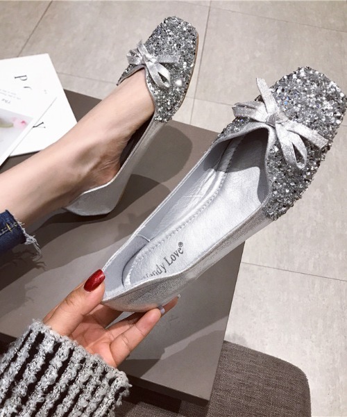 LADY LIKE(レディライク)の「ビジュー付きリボンフラットシューズ(パンプス・レディース・ブラック/シルバー・23.5cm/24.0cm/24.5cm)」の2枚目の写真