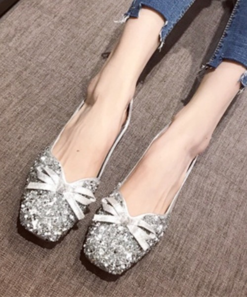 LADY LIKE(レディライク)の「ビジュー付きリボンフラットシューズ(パンプス・レディース・ブラック/シルバー・23.5cm/24.0cm/24.5cm)」の4枚目の写真