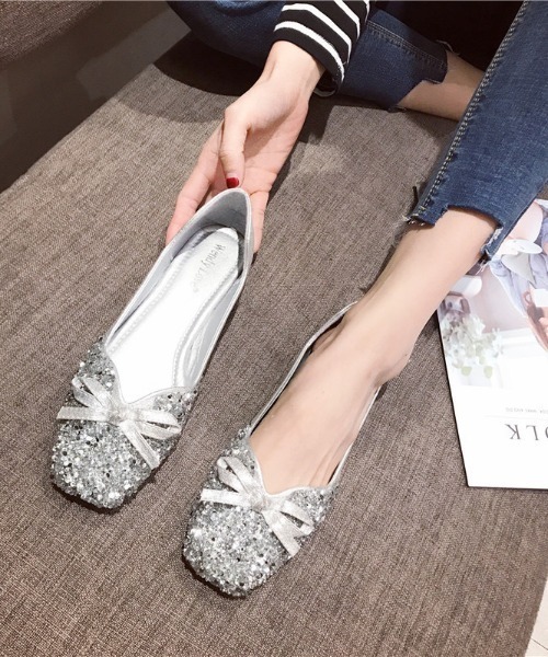 LADY LIKE(レディライク)の「ビジュー付きリボンフラットシューズ(パンプス・レディース・ブラック/シルバー・23.5cm/24.0cm/24.5cm)」の7枚目の写真