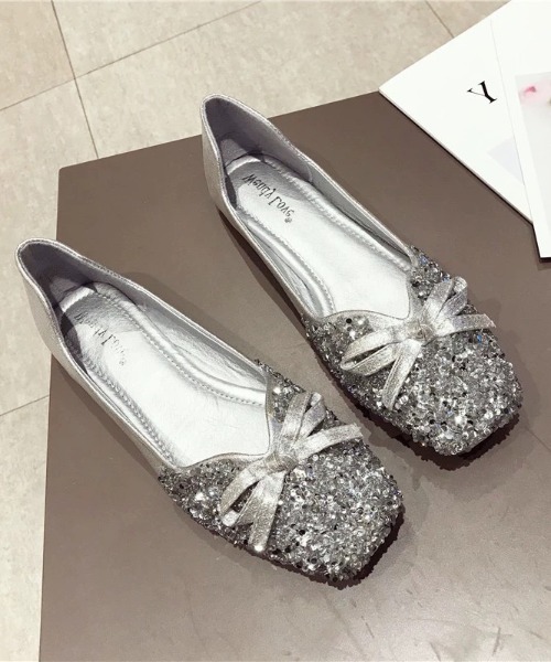 LADY LIKE(レディライク)の「ビジュー付きリボンフラットシューズ(パンプス・レディース・ブラック/シルバー・23.5cm/24.0cm/24.5cm)」の9枚目の写真