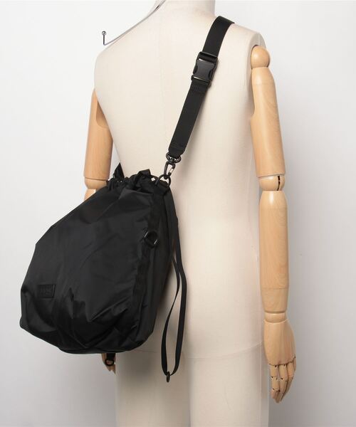 BAGJACK(バッグジャック)の「BAGJACK DRAWSTRING BAG (LARGE) BCL-46(ショルダーバッグ・メンズ・ブラック・FREE)」の6枚目の写真