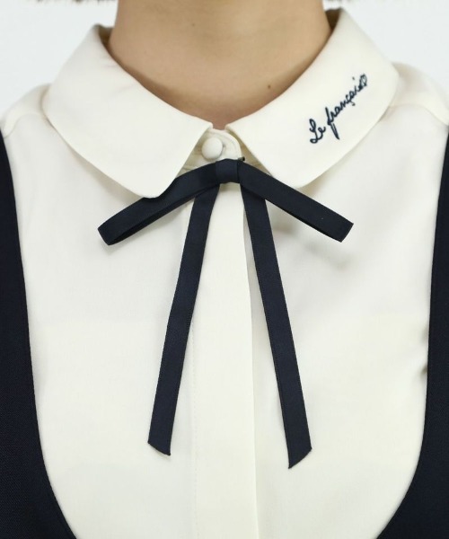 F i.n.t(フィント)の「【新色追加】リボンタイ付きロゴ刺繍衿ブラウス/fint(シャツ/ブラウス・レディース・ミント/オフホワイト/ライトグレー・FREE)」の8枚目の写真