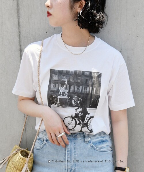 quaranciel(カランシエル)の「quaranciel:〈洗濯機可能〉LIFE フォト コットン Tシャツ(Tシャツ/カットソー・レディース・ホワイト・ONE SIZE/FREE)」の2枚目の写真
