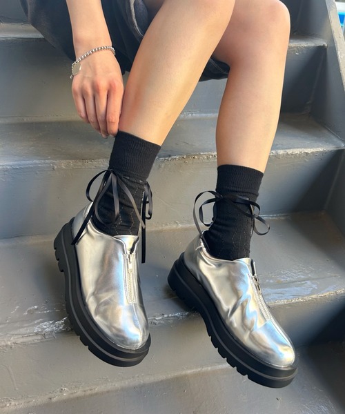 WHO'S WHO gallery（フーズフーギャラリー）の「ファスナープラットフォームシューズ（スニーカー・レディース・ブラック/オフホワイト/シルバー・MEDIUM/LARGE）」の3枚目の写真