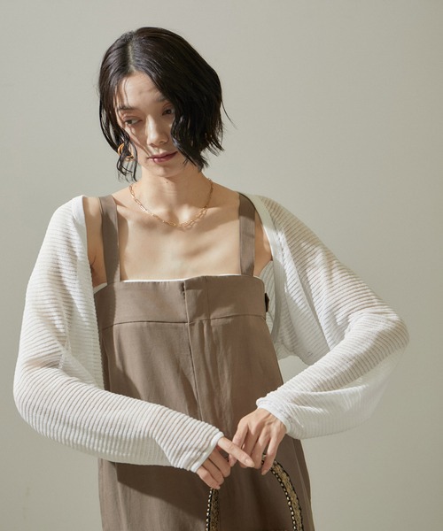 SALON adam et rope'（サロン アダム エ ロペ）の「シアーメッシュボレロ【洗える】（カーディガン/ボレロ・レディース・チャコールグレー/オフホワイト・FREE）」の2枚目の写真