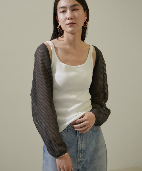 SALON adam et rope'（サロン アダム エ ロペ）の「シアーメッシュボレロ【洗える】（カーディガン/ボレロ・レディース・チャコールグレー/オフホワイト・FREE）」の6枚目の写真