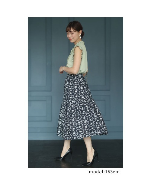 Sawa a la mode（サワアラモード）の「花刺繍レースのティアードスカート（スカート・レディース・ブルー/ブラック・FREE）」の10枚目の写真