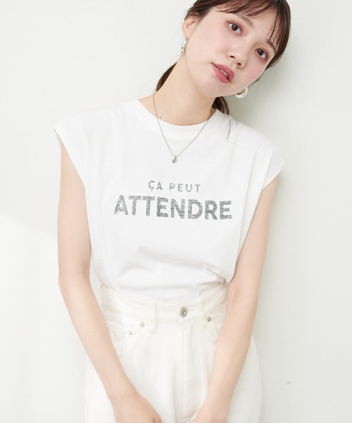 natural couture(ナチュラルクチュール)の「シルケット風ノースリロゴT(タンクトップ・レディース・ライトベージュ/オフホワイト/ブルー/スミクロ・FREE)」の2枚目の写真