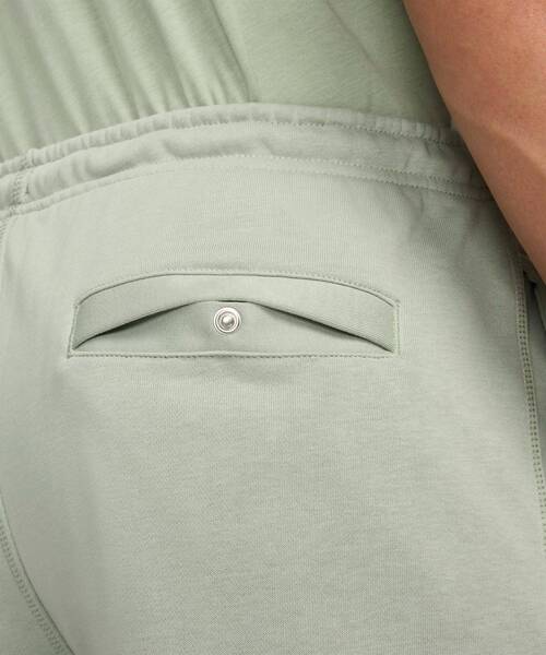 NIKE(ナイキ)の「《セットアップ対応商品》ナイキ クラブ メンズ フレンチ テリー フロー ショートパンツ / Nike Club Men's French Terry Flow Shorts <S-2XL 展開>(スウェットパンツ・メンズ・グリーン系その他/グレー系その他/ブラック・S/M/L/2XL/XL)」の19枚目の写真