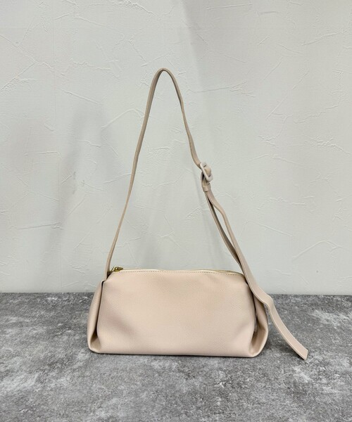 fredy emue(フレディエミュ)の「【WEB限定カラーあり】台形ワンショルバッグ(ショルダーバッグ・レディース・キナリ/ブラウン/キャメル/ブラック・FREE)」の18枚目の写真