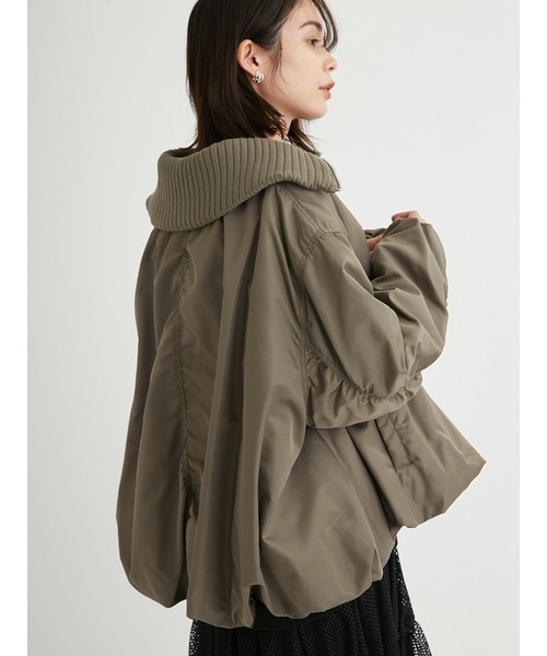 【完売品】emmi エミ 撥水リブカラーバルーンデザインブルゾン emmi（エミ）の「撥水リブカラーバルーンデザインブルゾン