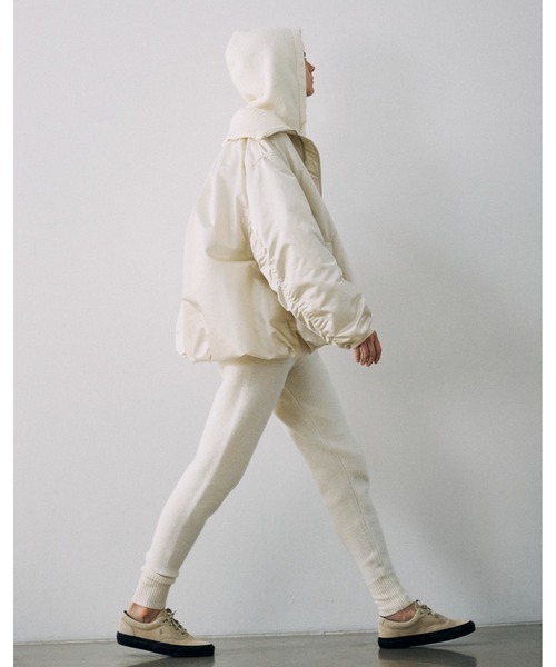 emmi（エミ）の「撥水リブカラーバルーンデザインブルゾン（ブルゾン・レディース・オフホワイト/カーキ/ブラック・0/1）」の21枚目の写真