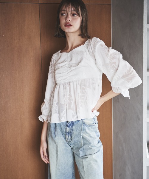 AND COUTURE(アンドクチュール)の「オパールシアーブラウス(シャツ/ブラウス・レディース・ミント/オフホワイト/ブラック・FREE)」の4枚目の写真