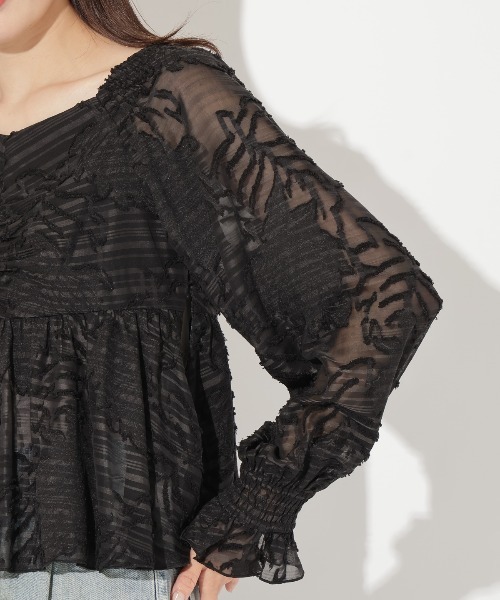 AND COUTURE(アンドクチュール)の「オパールシアーブラウス(シャツ/ブラウス・レディース・ミント/オフホワイト/ブラック・FREE)」の13枚目の写真