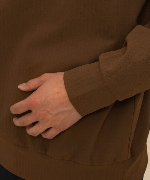 le coq sportif（ルコックスポルティフ）の「LCS プリューム リブクロス クルーネックスウェット（スウェット・メンズ・ブラウン/ブラック・L/XL/M）」の12枚目の写真