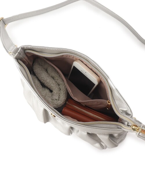 SHOO・LA・RUE（シューラルー）の「◆【軽量】大人かわいい フリルショルダーバッグ（ショルダーバッグ・レディース・アイボリー/ブラック/シルバー・00）」の12枚目の写真